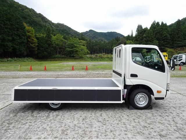 TOYOTA DYNA 2025