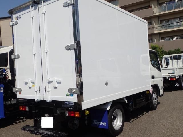 MITSUBISHI CANTER 2025