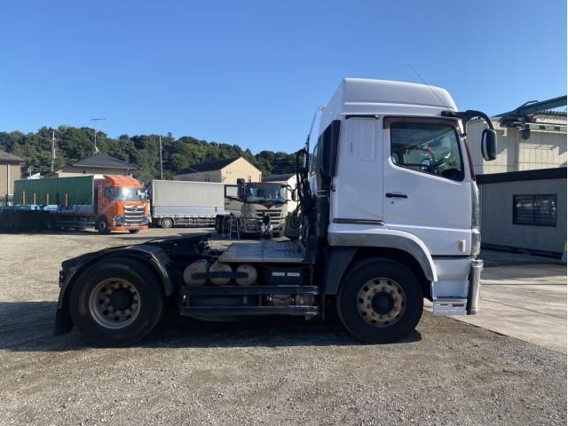 MITSUBISHI FUSOU SUPER GREAT 2016