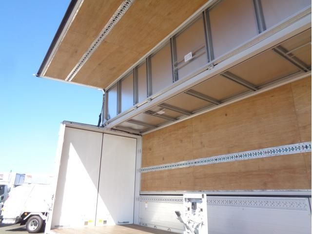 MITSUBISHI FUSOU SUPER GREAT 2023