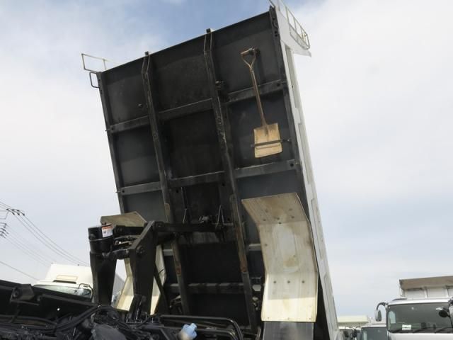 MITSUBISHI CANTER 2019