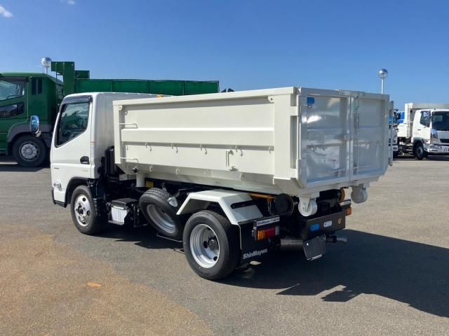 MITSUBISHI CANTER 2025
