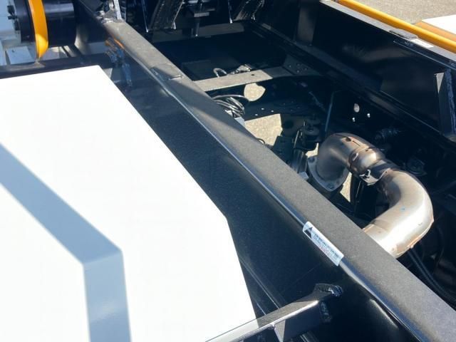 MITSUBISHI CANTER 2025