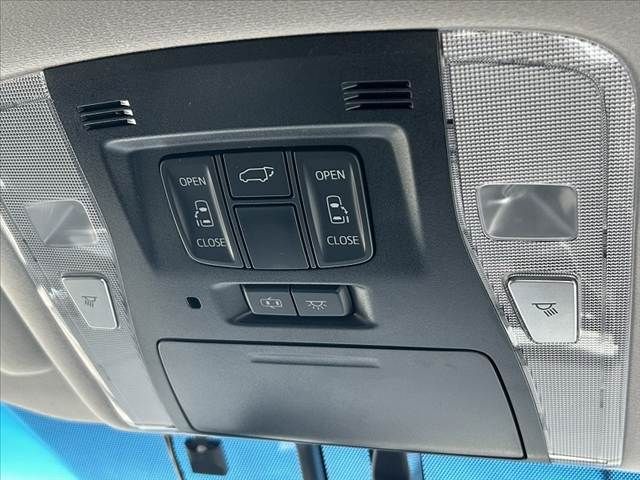 TOYOTA VELLFIRE 2015