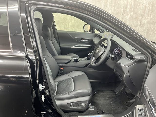 TOYOTA HARRIER 2WD 2021