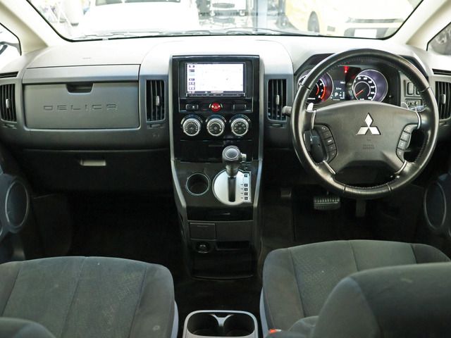 MITSUBISHI DELICA D:5 2WD 2017