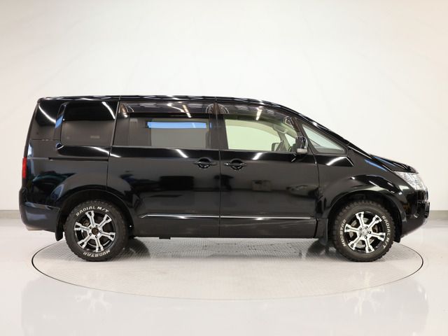 MITSUBISHI DELICA D:5 2WD 2017