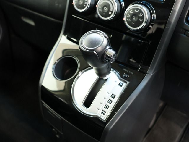 MITSUBISHI DELICA D:5 2WD 2017