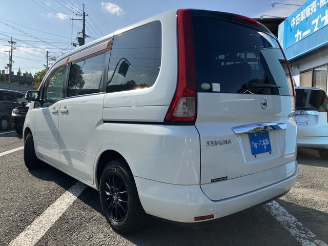 NISSAN SERENA  WG 2010