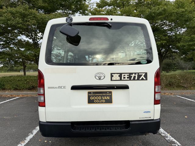 TOYOTA HIACE van 4WD 2014