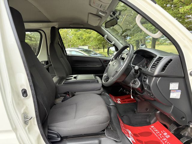 TOYOTA HIACE van 4WD 2014