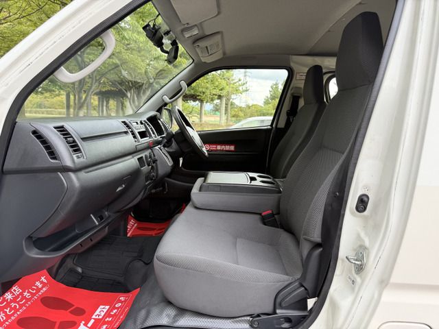 TOYOTA HIACE van 4WD 2014