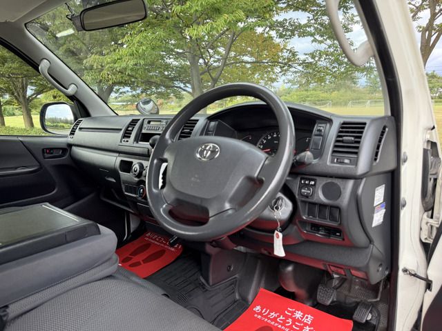 TOYOTA HIACE van 4WD 2014