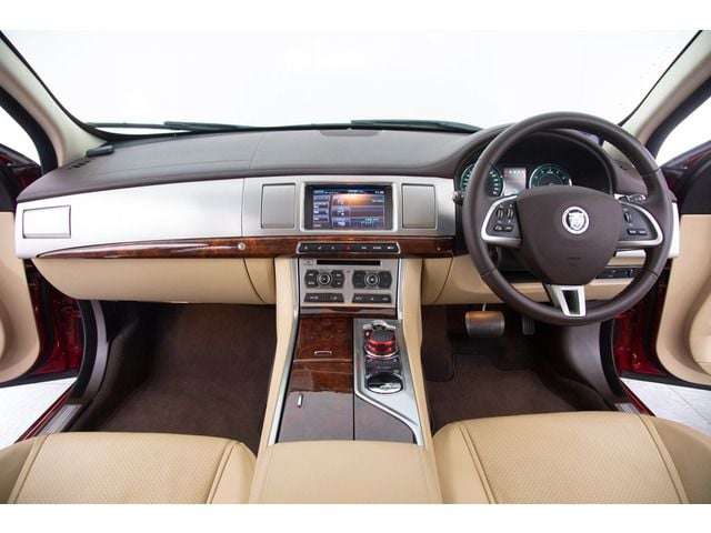 JAGUAR JAGUAR XFseries 2013