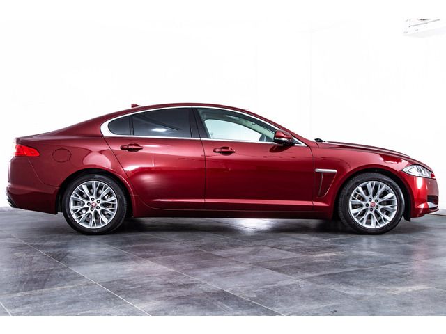JAGUAR JAGUAR XFseries 2013