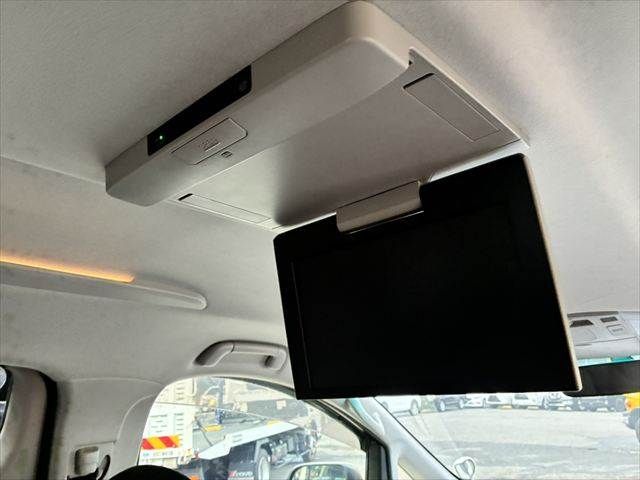 TOYOTA VELLFIRE 2014