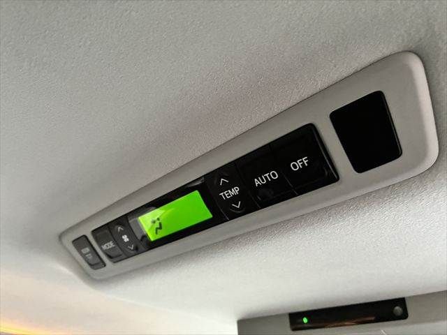 TOYOTA VELLFIRE 2014