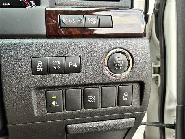 TOYOTA VELLFIRE 2014