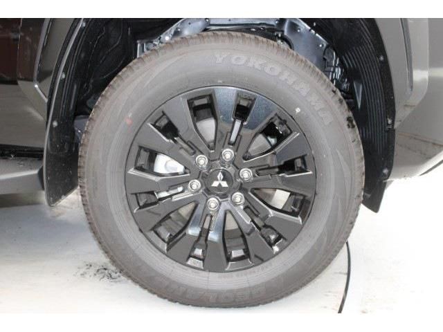 MITSUBISHI TRITON 2025