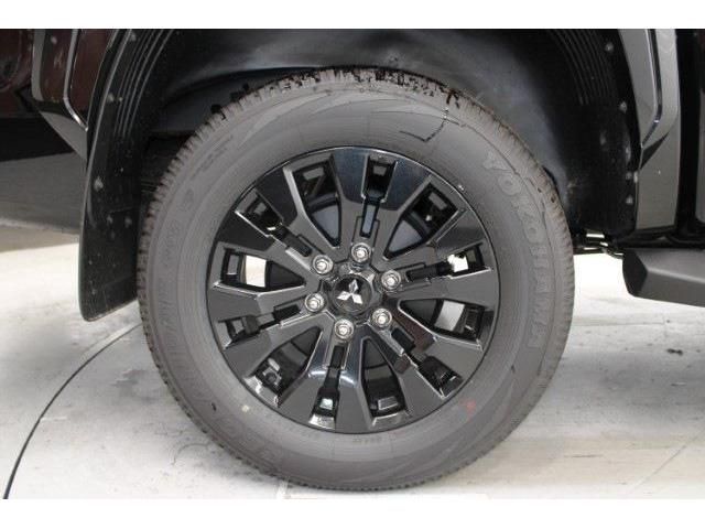 MITSUBISHI TRITON 2025