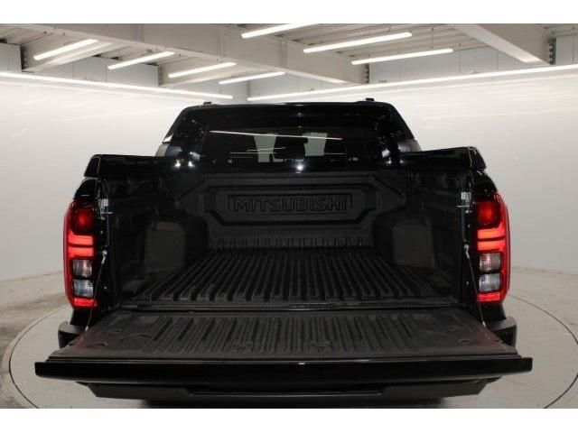 MITSUBISHI TRITON 2025