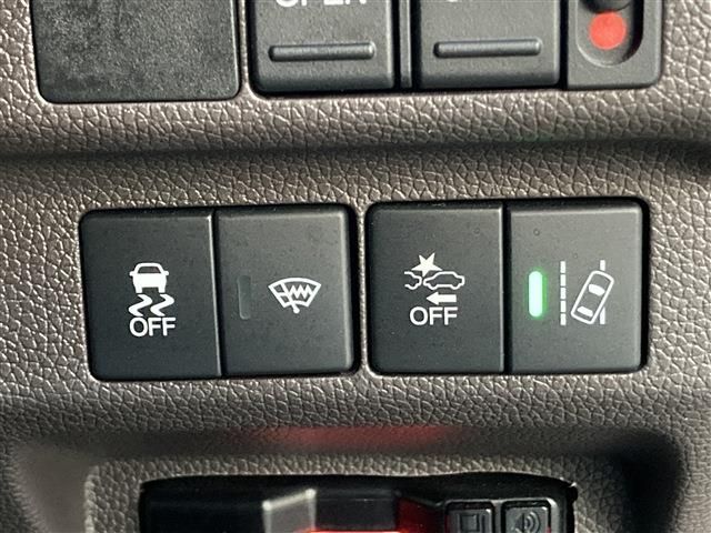 HONDA FREED HYBRID 4WD 2022