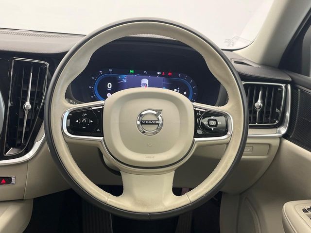 VOLVO VOLVO V60 2023