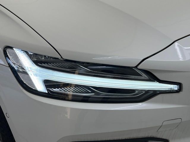 VOLVO VOLVO V60 2023