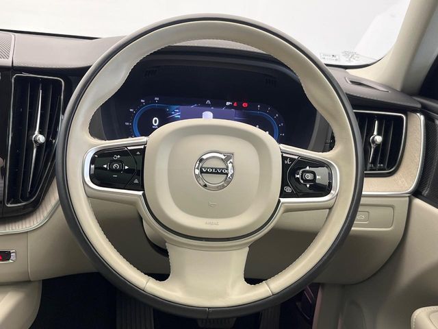 VOLVO VOLVO XC60 2023