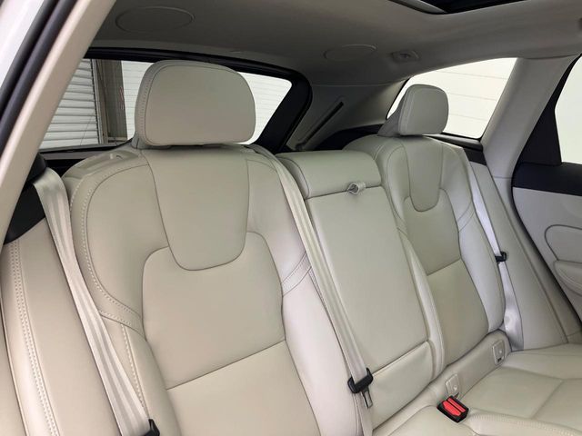 VOLVO VOLVO XC60 2023