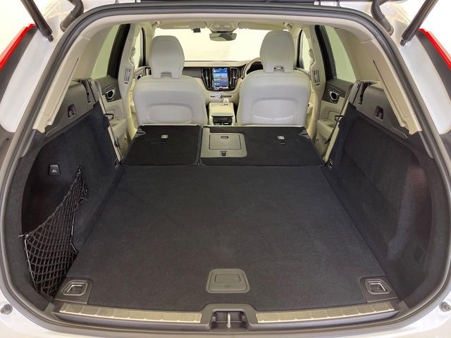 VOLVO VOLVO XC60 2023