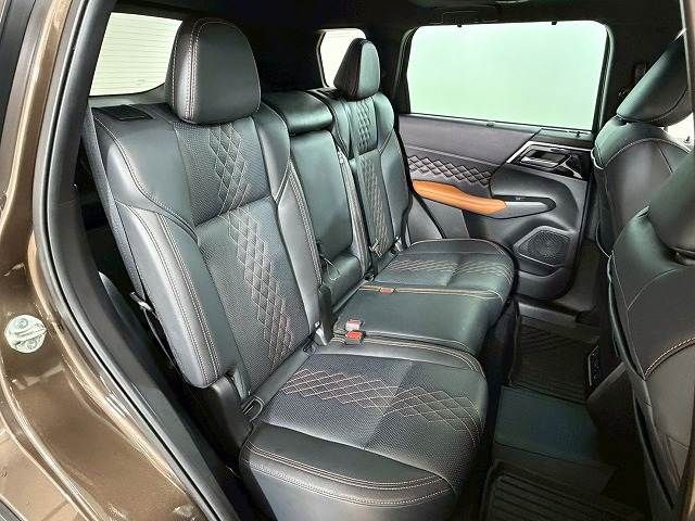 MITSUBISHI OUTLANDER PHEV 2023