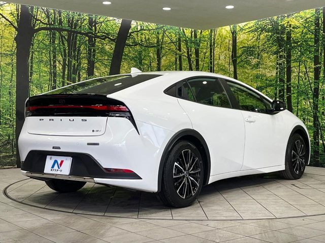 TOYOTA PRIUS 4WD 2023