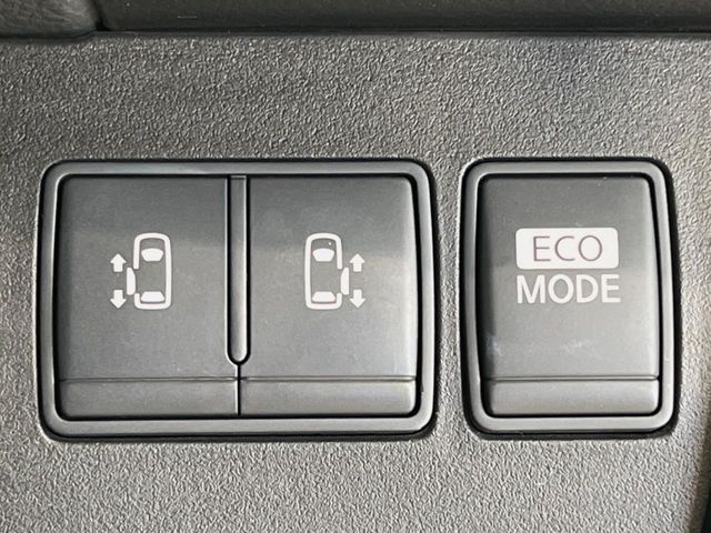 NISSAN SERENA  S-HYBRID 2013