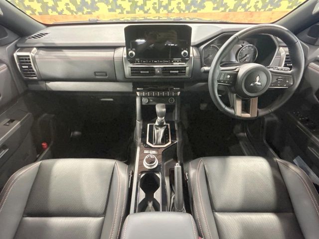 MITSUBISHI TRITON 2024