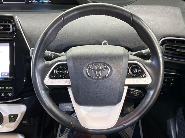 TOYOTA PRIUS 2016