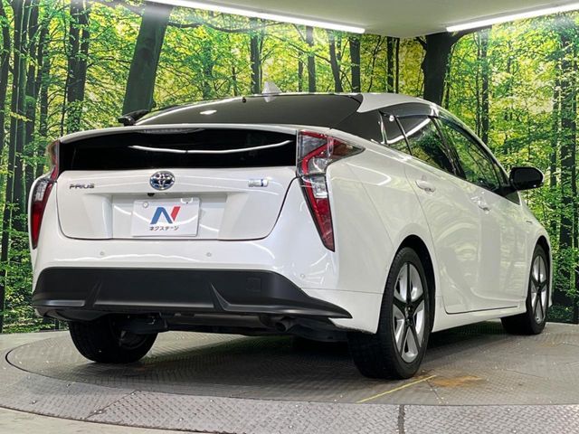 TOYOTA PRIUS 2016