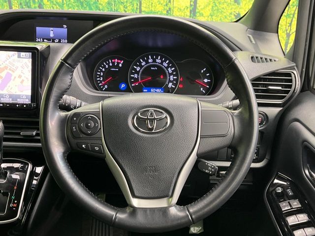 TOYOTA NOAH 2018