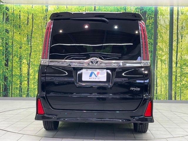 TOYOTA NOAH 2018