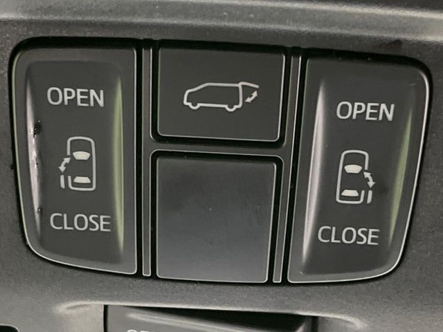 TOYOTA VELLFIRE 2017