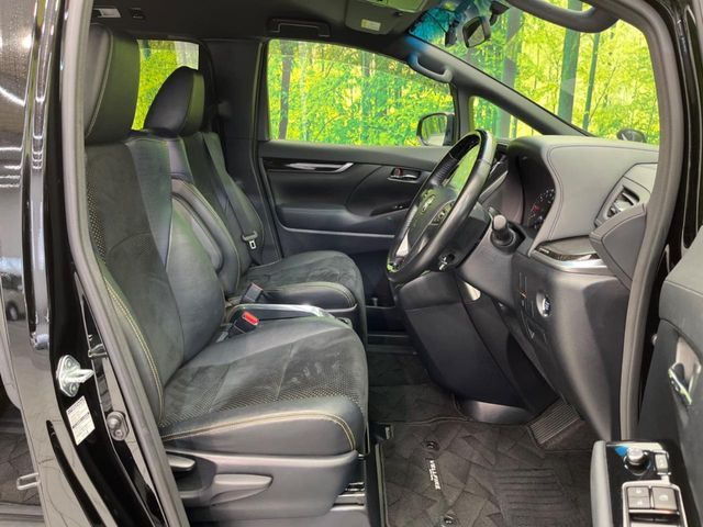 TOYOTA VELLFIRE 2017