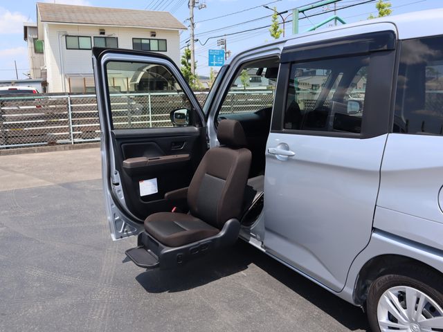 TOYOTA ROOMY 4WD 2024