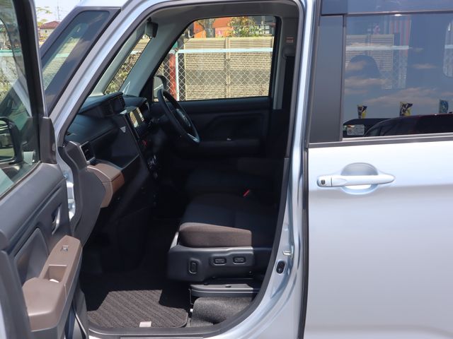 TOYOTA ROOMY 4WD 2024