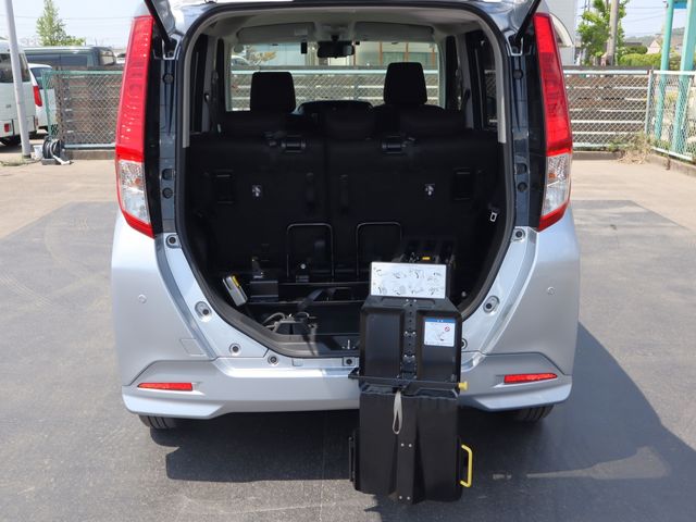 TOYOTA ROOMY 4WD 2024