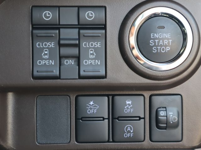 TOYOTA ROOMY 4WD 2024