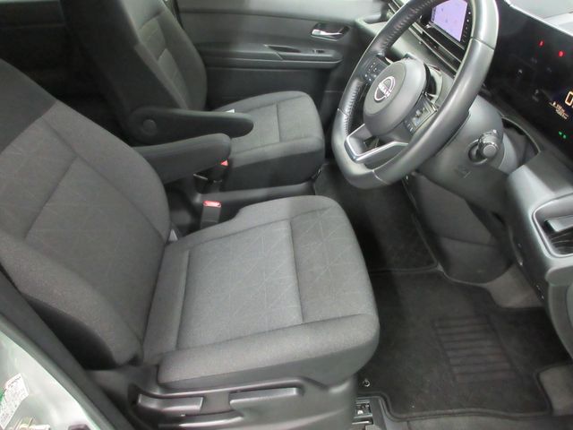 NISSAN SERENA  WG 4WD 2023