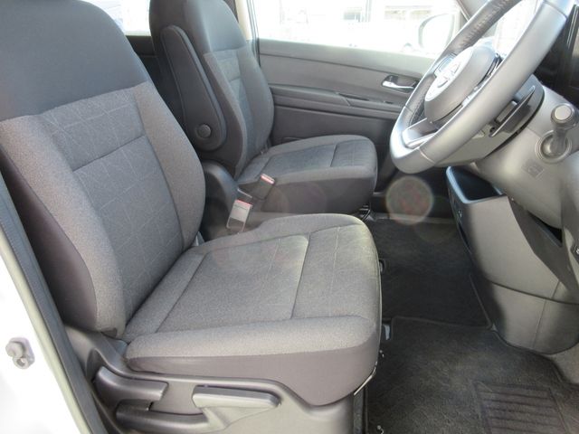 NISSAN SERENA  WG 4WD 2023