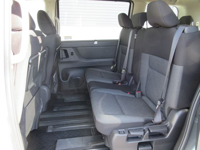 NISSAN SERENA  WG 4WD 2023