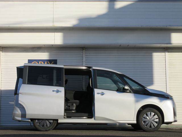 NISSAN SERENA  WG 4WD 2023