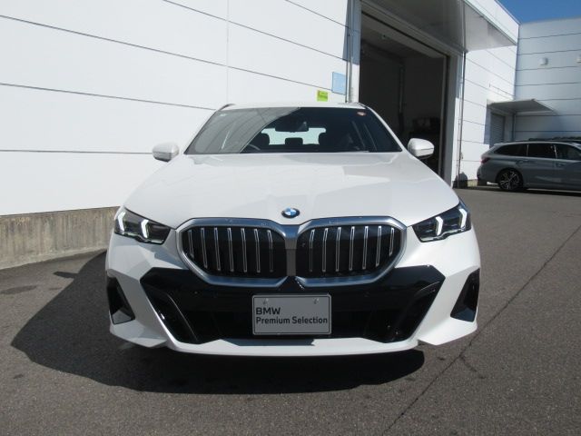 BMW BMW 5series TOURING 2025